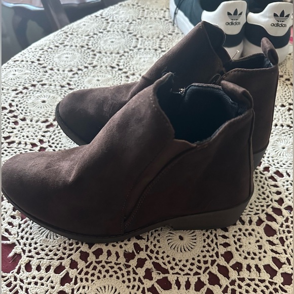 Chocolate Brown Suede Chelsea Ankle Boot Size 6 - Picture 1 of 3